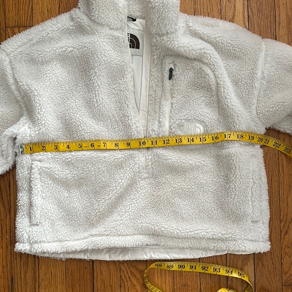 NORTH FACE White Sherpa Fleece Jacket - Picture 6 of 9
